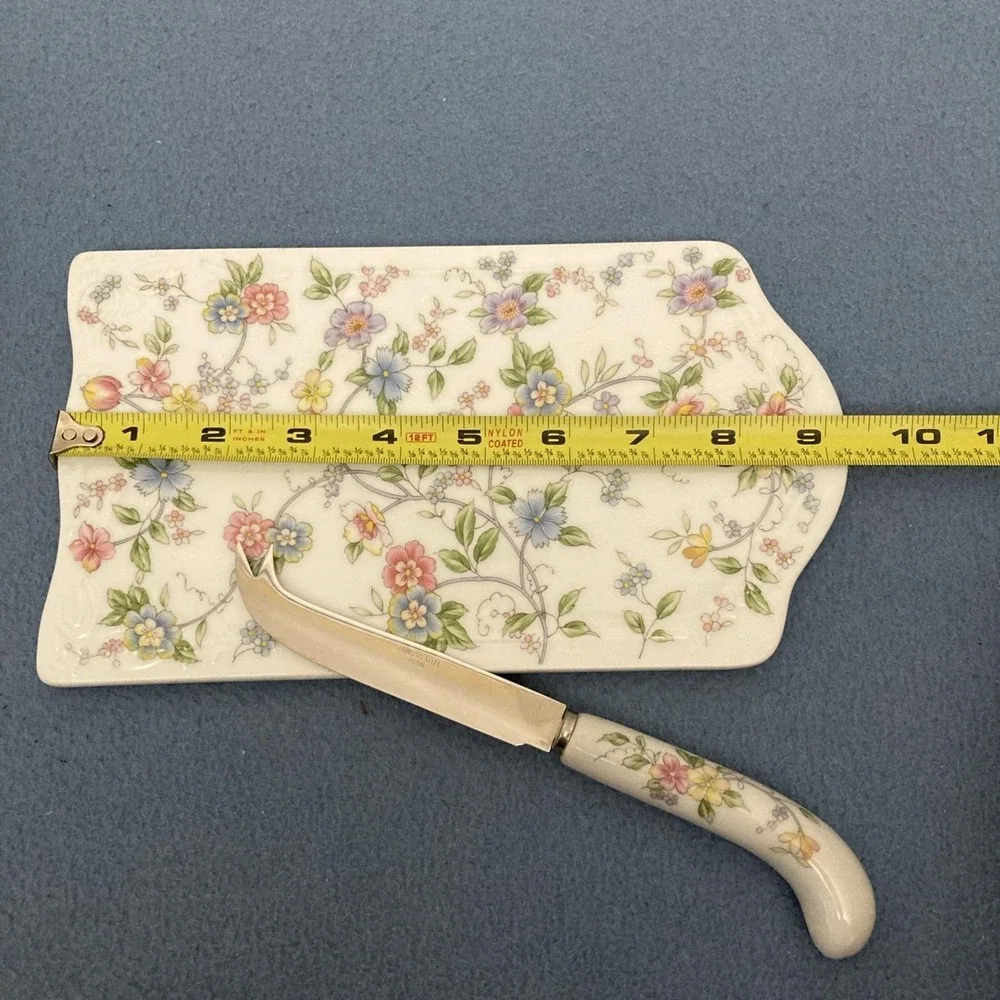Andrea by‎ Sadek Corona Fine Porcelain China Cheese Board with Knife